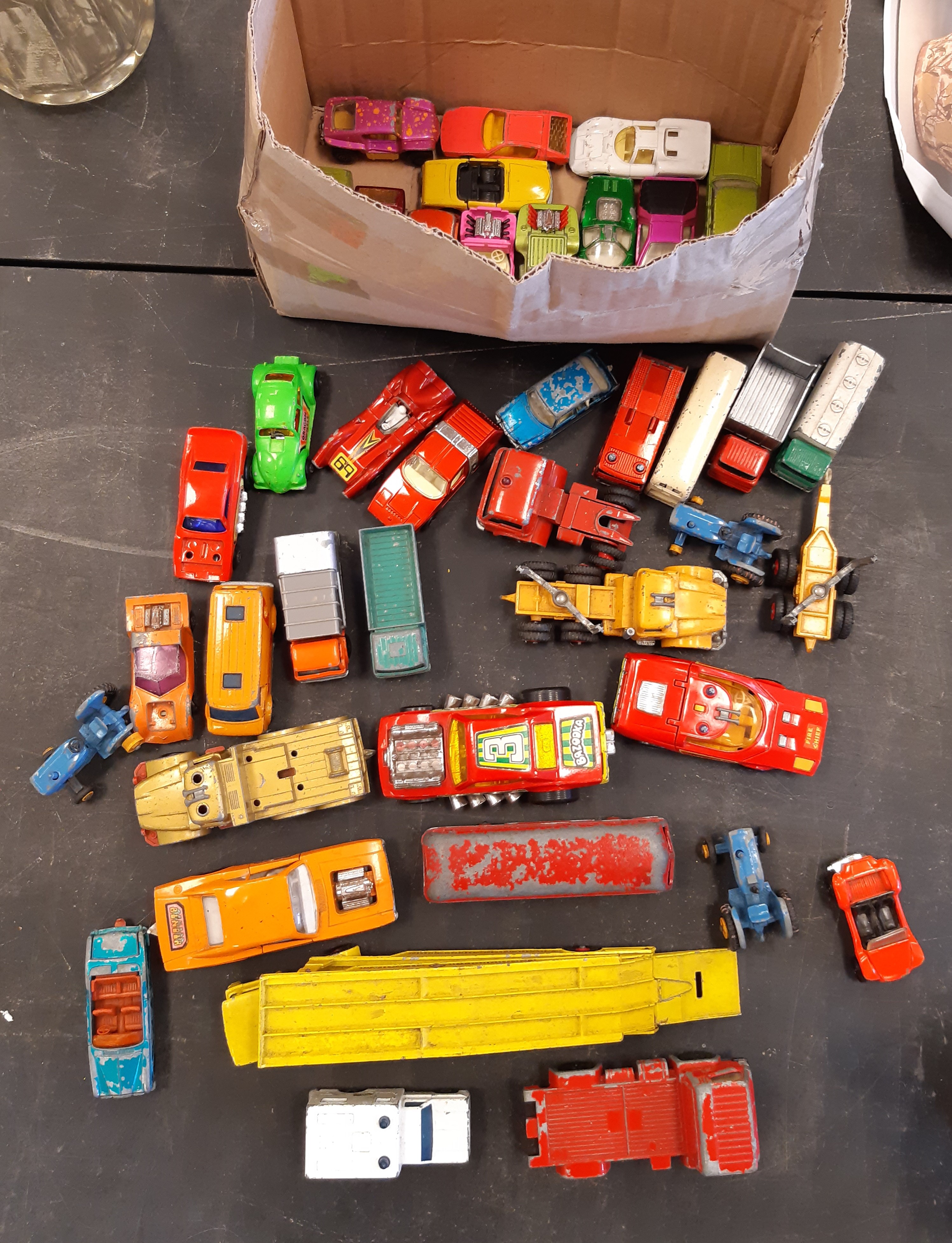 Quantity of loose model vehicles (A/F)