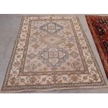 Indian style hand woven carpet, 315cm x 240cm Note: free delivery available within 30 miles of