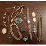 Interesting selection of mixed jewellery including 19th Century agate and gilt metal locket (a.