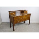 1920's mahogany dressing table of Georgian style 98cm x 121cm x 50cm