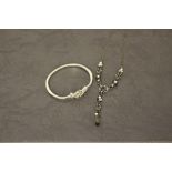 A costume jewellery necklace and bangle, good used condition.