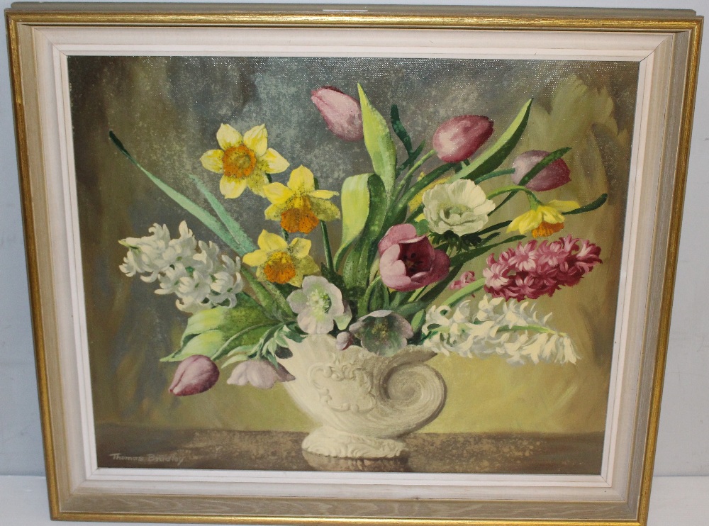 Thomas Bradley (1889-1993) oil on board, still life study, cornucopia vase of spring flowers, signed - Image 2 of 6