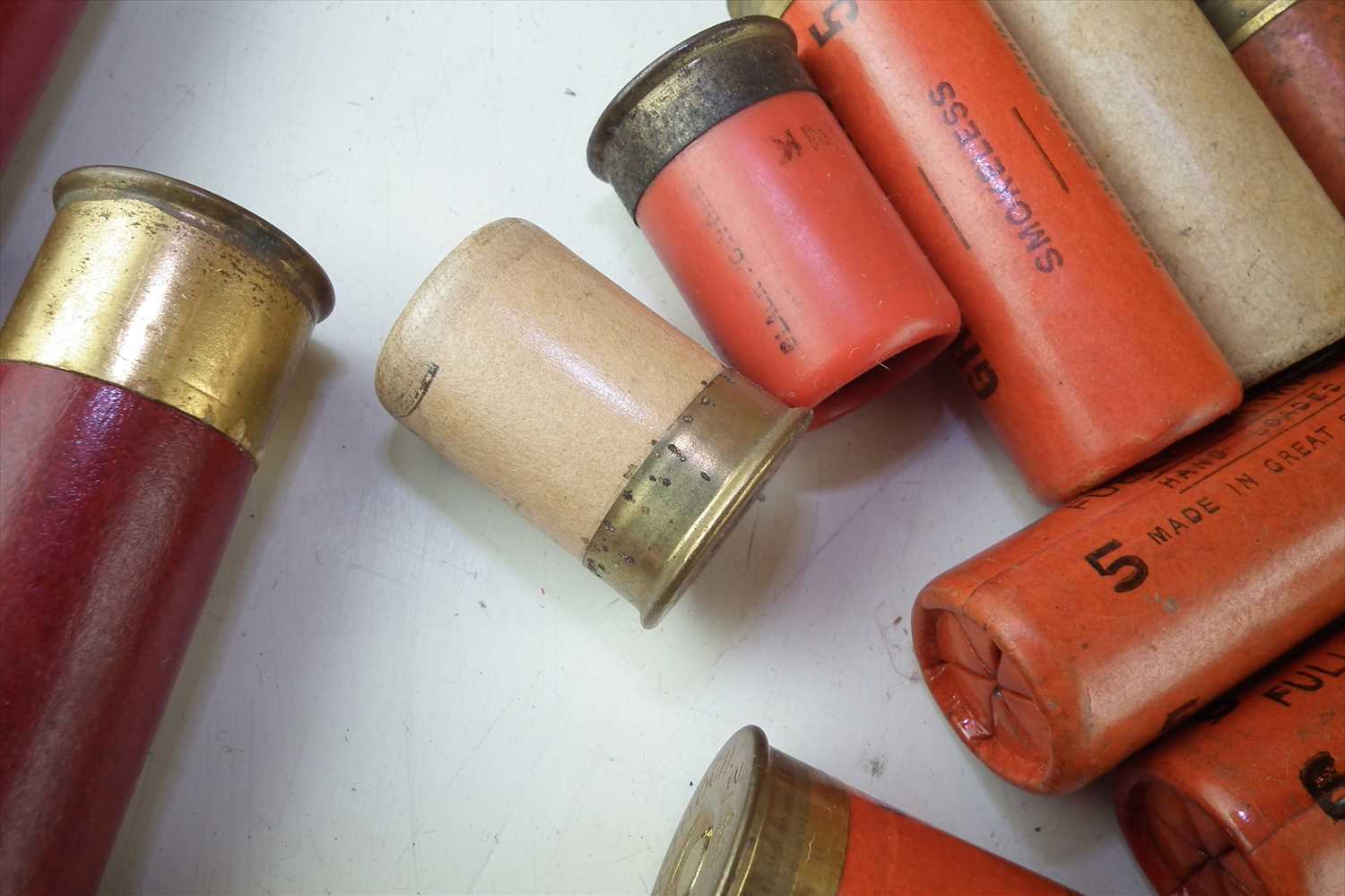 A collection of vintage shotgun ammunition - Image 4 of 9