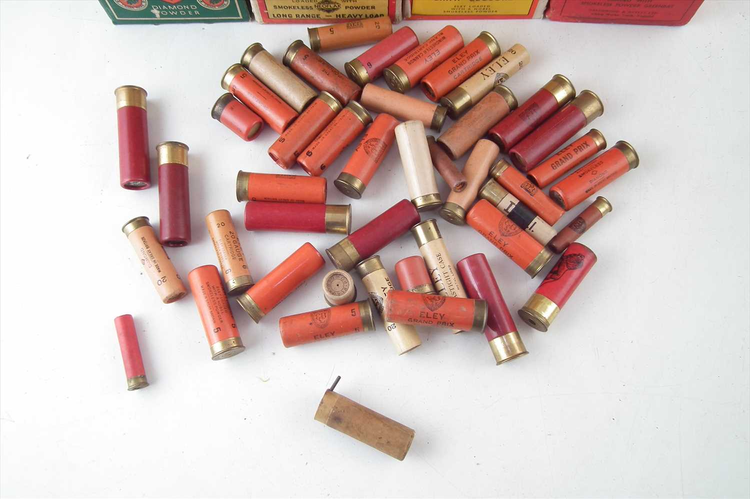 A collection of vintage shotgun ammunition - Image 3 of 9