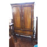 20th century walnut cocktail cabinet on cabriole legs Condition reports are not available for our