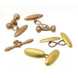 Two pairs of cufflinks, to include an 18ct gold pair together with a 9ct gold pair and a T-Bar