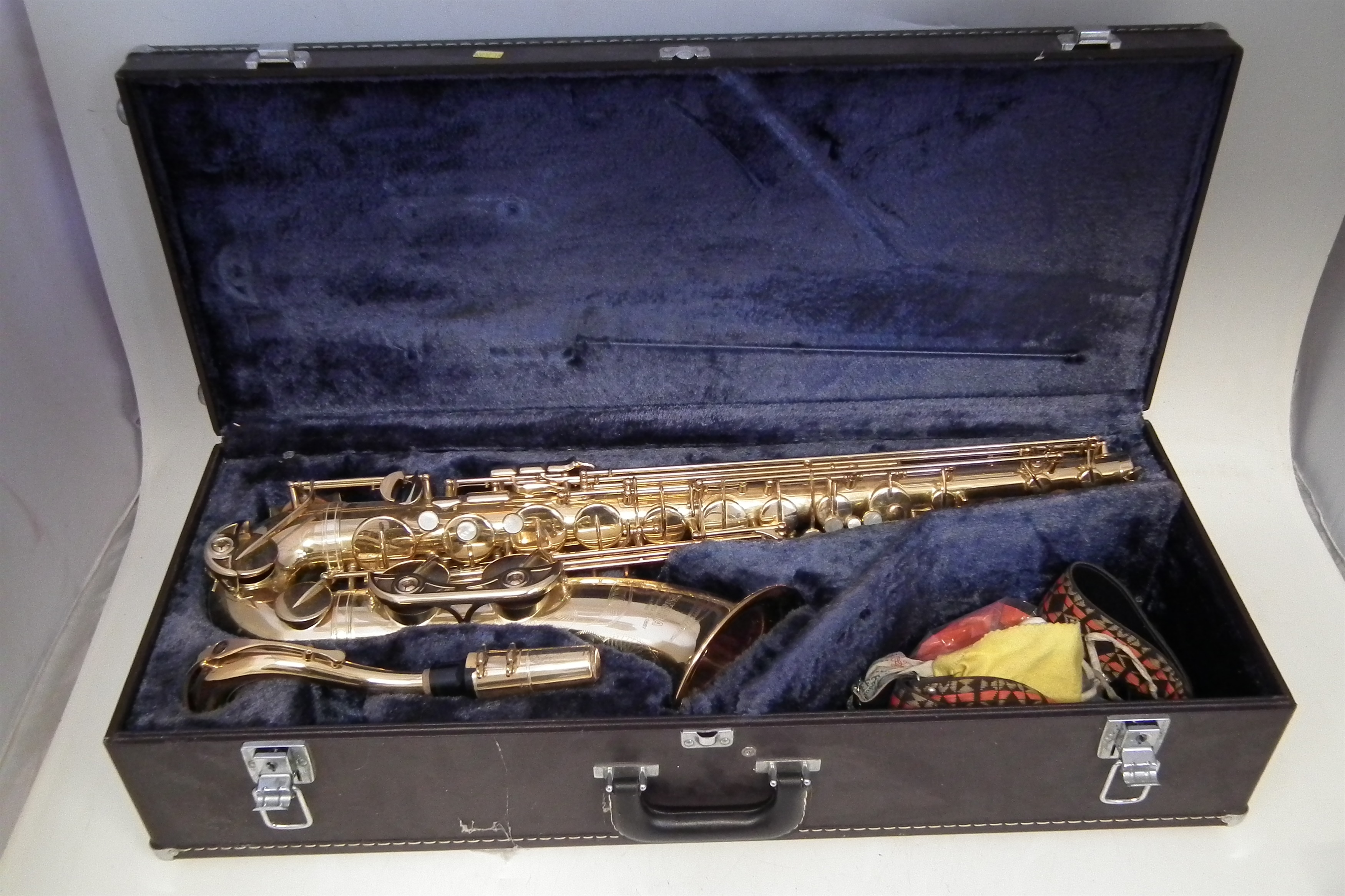 Yamaha Saxophone - Image 14 of 17