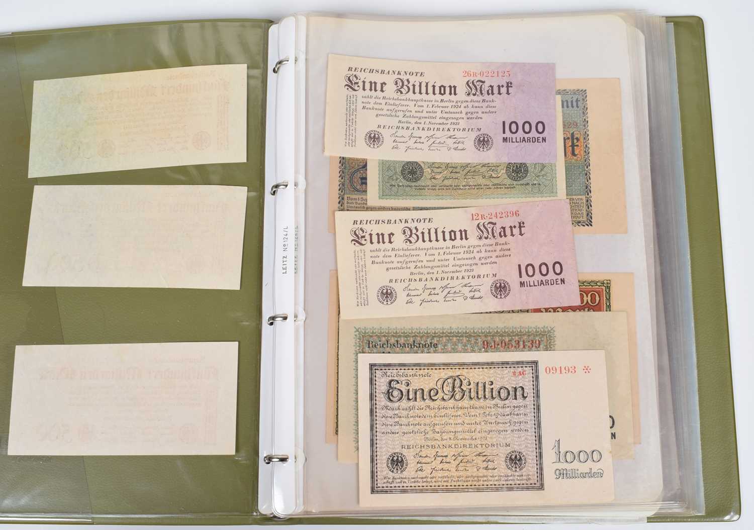 Two albums of assorted German Reichsbanknotes and notgeld, early twentieth century.