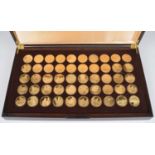 Cased "Les Chefs - D'Oeuvre De L'Impressionnisme", with 50 silver gilt medallions.