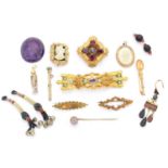 A selection of antique jewellery,