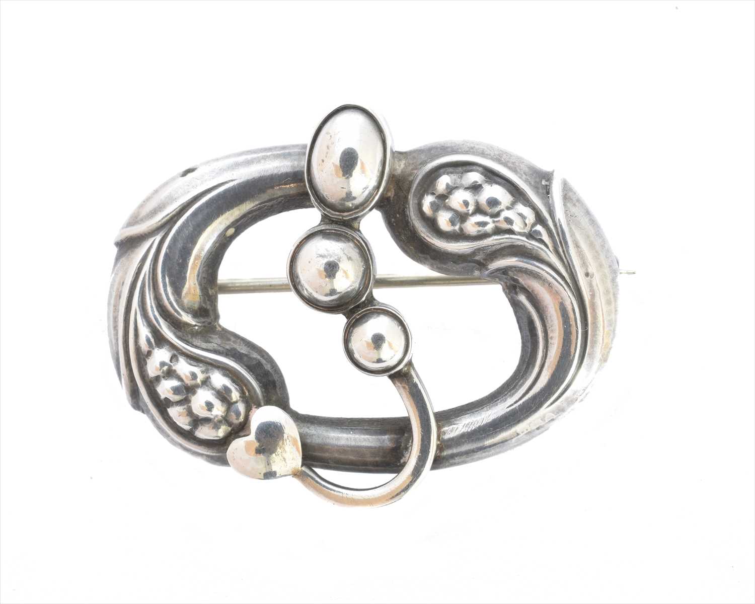 A Georg Jensen brooch, no. 77,