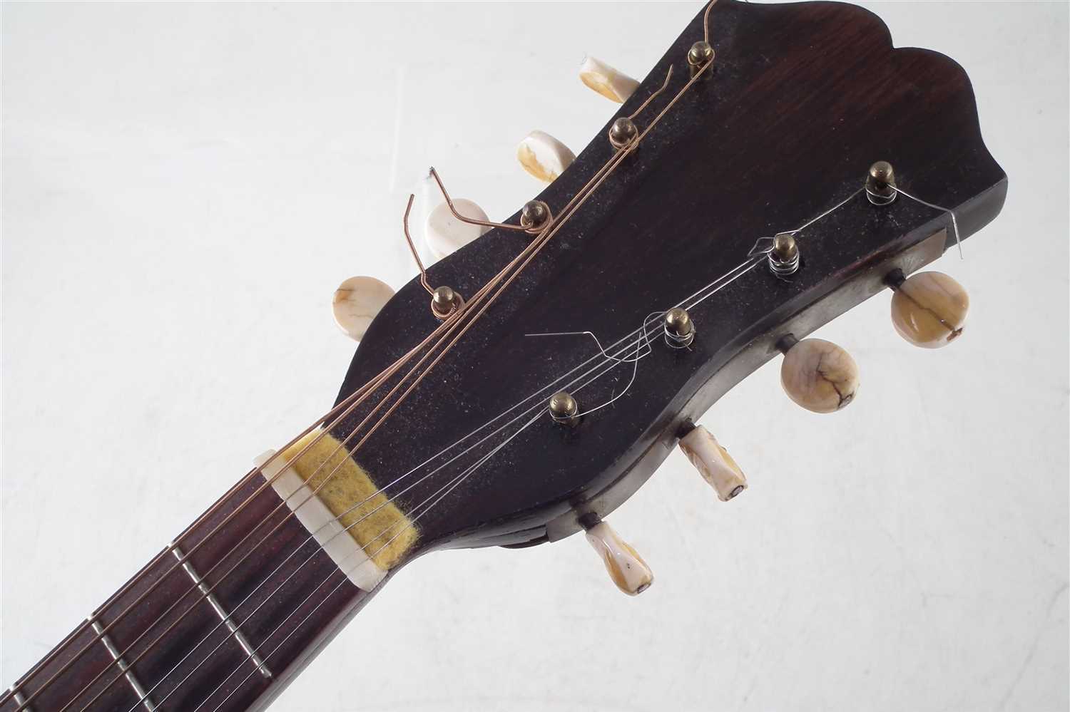 Bowl back mandolin in case. - Image 9 of 11