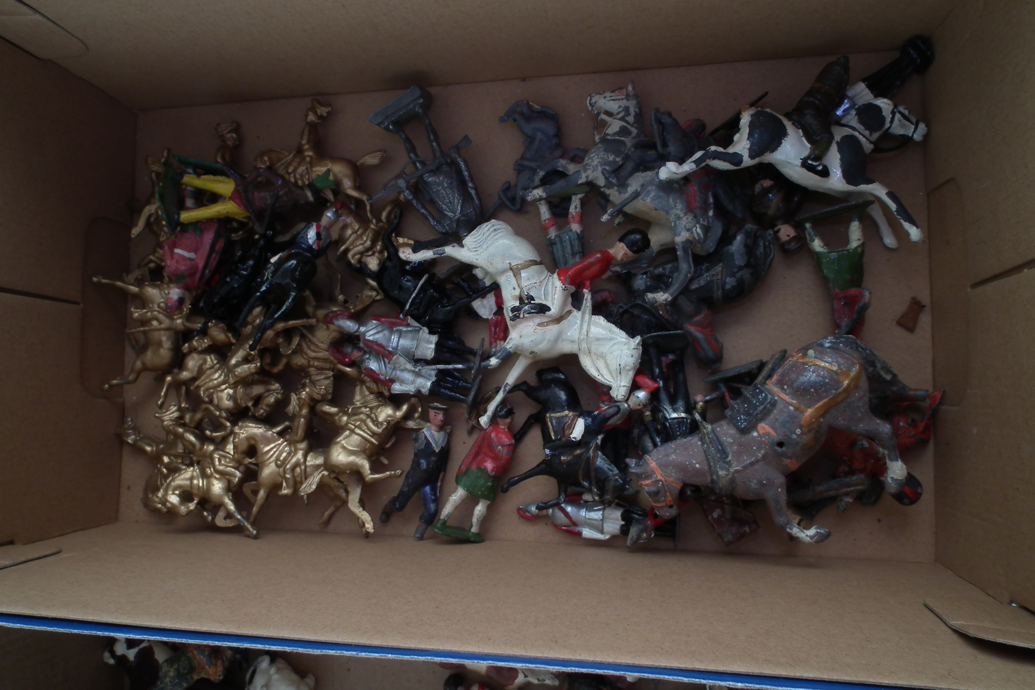 Quantity of metal toy soldiers of various types and conditions - Image 4 of 6