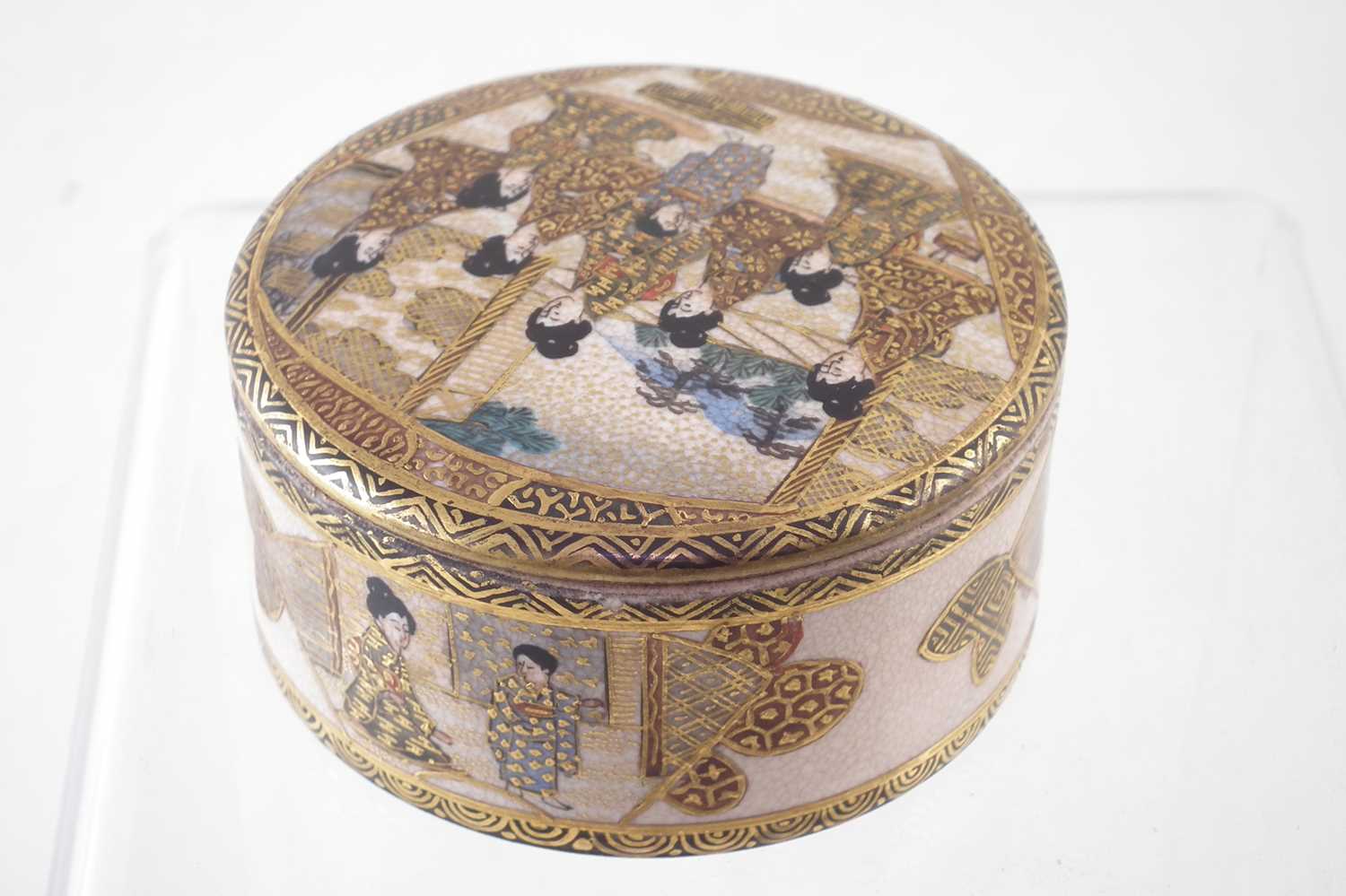 Japanese Satsuma box and cover - Image 3 of 7