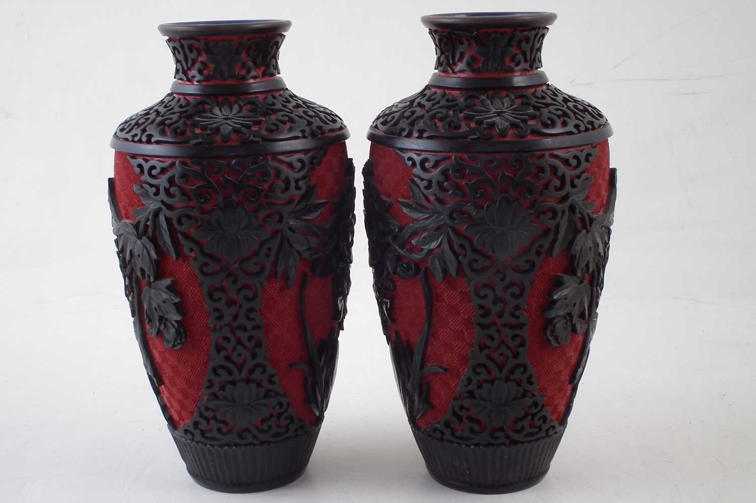 Pair of Chinese Cinnabar Lacquer vases - Image 3 of 6