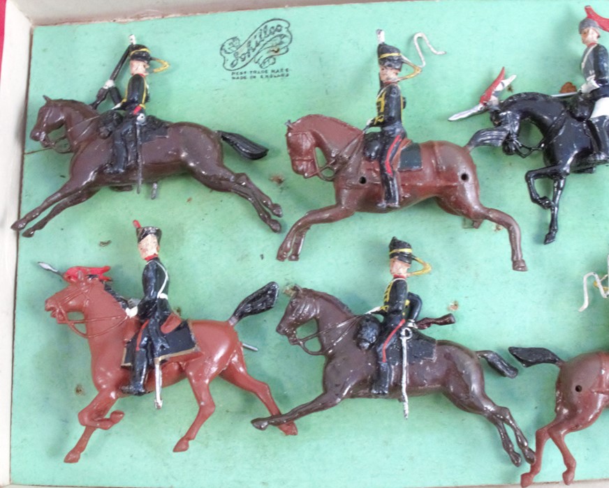 A collection of painted lead models, of soldiers on horse back - Image 4 of 6