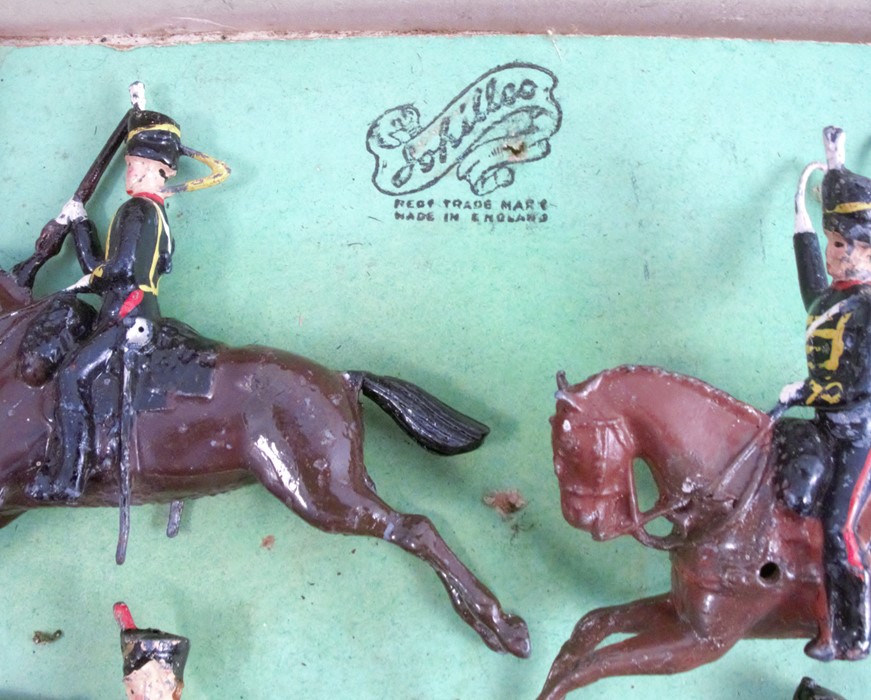 A collection of painted lead models, of soldiers on horse back - Image 5 of 6