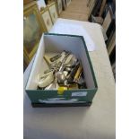 A BOX OF ASSORTED CUTLERY, INCLUDING PEN KNIVES, SNUFF BOX AND SUGAR TONGS