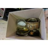 A BOX OF METALWARE (297 27.2.20)