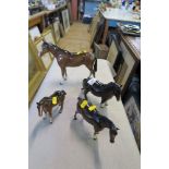 4 BESWICK MODEL HORSES, INCLUDING THREE BAY HORSES AND A BAY PONY, HEIGHTS 8INS AND DOWN