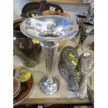 A silver trumpet vase, Sheffield 1919, height 10.5ins, weight 11.5 oz