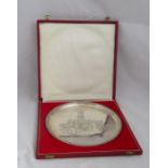 A cased silver circular dish, engraved with Gloucester Cathedral, Birmingham 1975, weight 9oz,