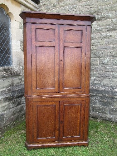 A Georgian oak freestanding double corner cupboard - Image 2 of 5