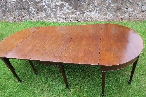 A Regency design mahogany extending D end dining table, comprising two D ends and central gate leg - Image 5 of 5