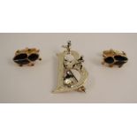 Beatles, a Beatles brooch by Exquisite, the larger capital  B decorated with musical notes and the