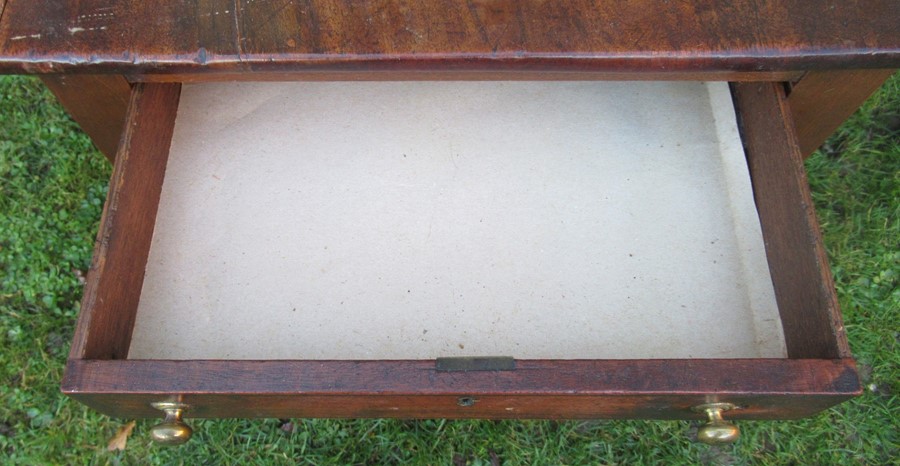 A 19th century mahogany Pembroke table, with drop flaps, with one real and one dummy drawers, raised - Image 3 of 3