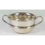 A George V Silver Two Handled Bowl, Birmingham 1933, Joseph Gloster Ltd., 60g