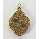 A 9ct Gold Locket with chased foliate decoration, 4.9g