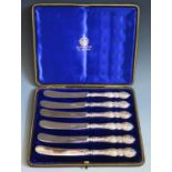 A Cased Set of Six Edward VII Silver Handle Tea Knives, Sheffield 1908, Elkington & Co.