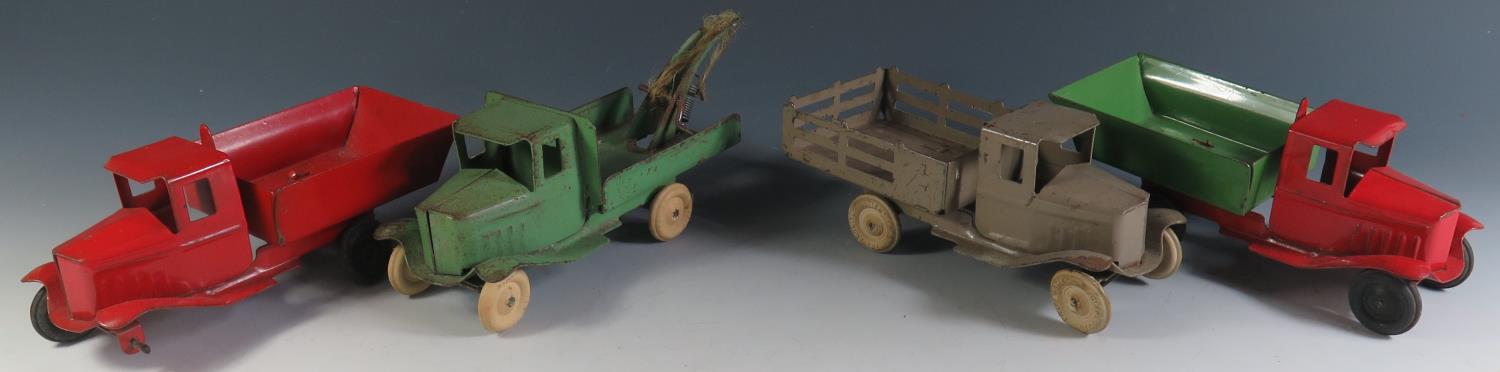 Four Triang Tinplate Trucks, Stake truck and Breakdown Truck - Image 2 of 3