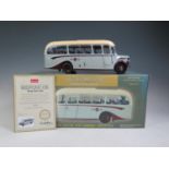 A Sun Star 1:24 Scale No. 5006 1946 Bedford OB Duple Vista - JUO 608 Grey Cars Ltd. Appears mint