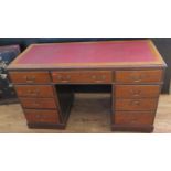 A Victorian Druce & Co. Mahogany Pedestal Desk, 25(w)x55(d)x74(h)cm