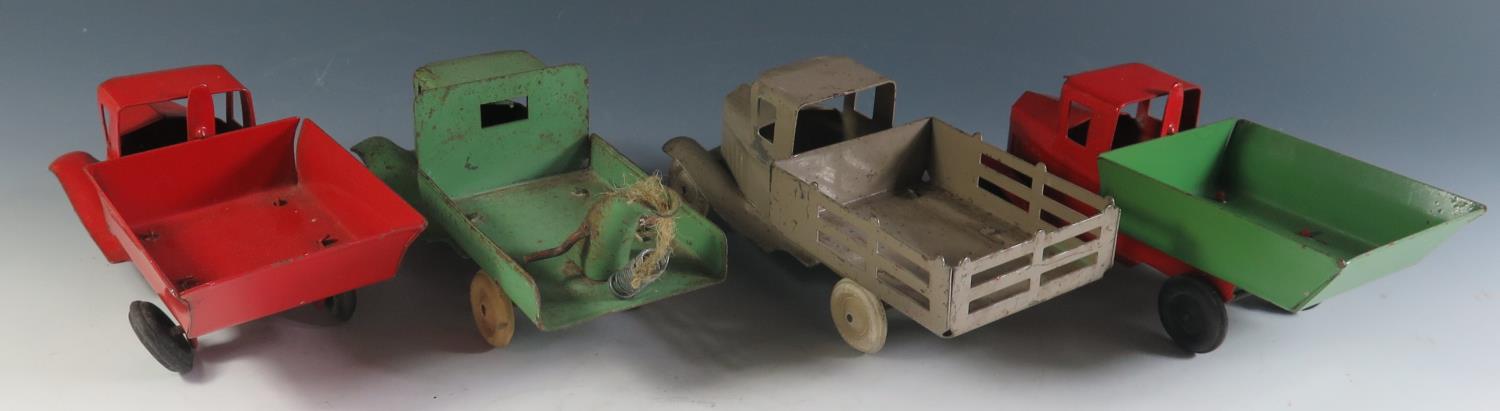 Four Triang Tinplate Trucks, Stake truck and Breakdown Truck - Image 3 of 3