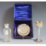 A Cased George VI Silver Communion Set, Chester 1910, Colen Hewer Cheshire, 96g, chalice 9.5cm high