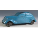 A Scarce American Made 0717 Toys Hard Rubber / Bakelite Streamlined Saloon Car, one broken wheel (