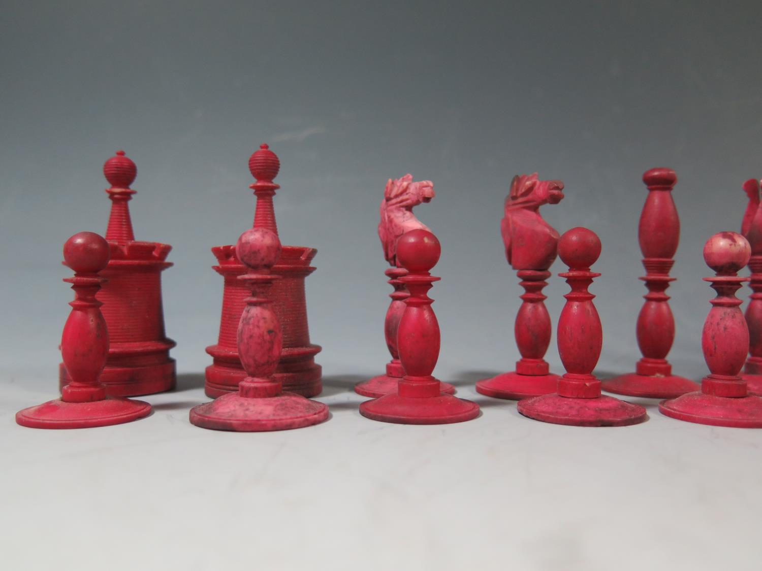 A 19th Century Bone Chess Set, kings 10cm, pawns 4cm - Image 2 of 4