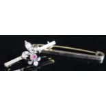 A Cased 9ct Gold Bar Brooch (2.7g) and a ruby and diamond Fleur de Lis brooch (2.8g)