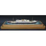 TURBO S.S. CORINTHIC Shaw Savill & Albion built by Harland & Wolff _ 1:383 Ship's Model built by