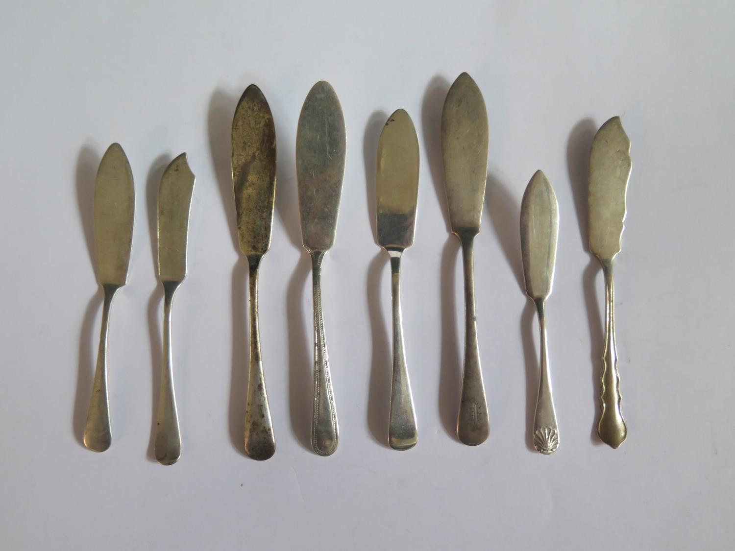 A Collection of Silver Butter Knives, 111g