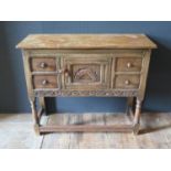 A Small Oak Low Dresser, 91.5(w)x31.5(d)x76.5(h)cm