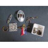 A Planished Silver and Semi Precious Stone Brooch, micromosaic brooch, SW & 9ct gold brooch (1.9g)