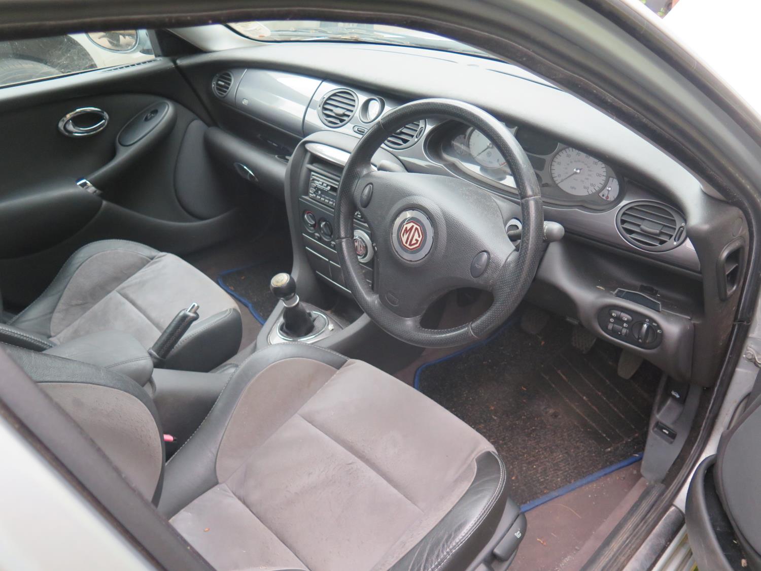 A MG ZT-T Estate in Silver low mileage (approx. 38700 miles) with MOT until October 2020. Manual - Image 4 of 9