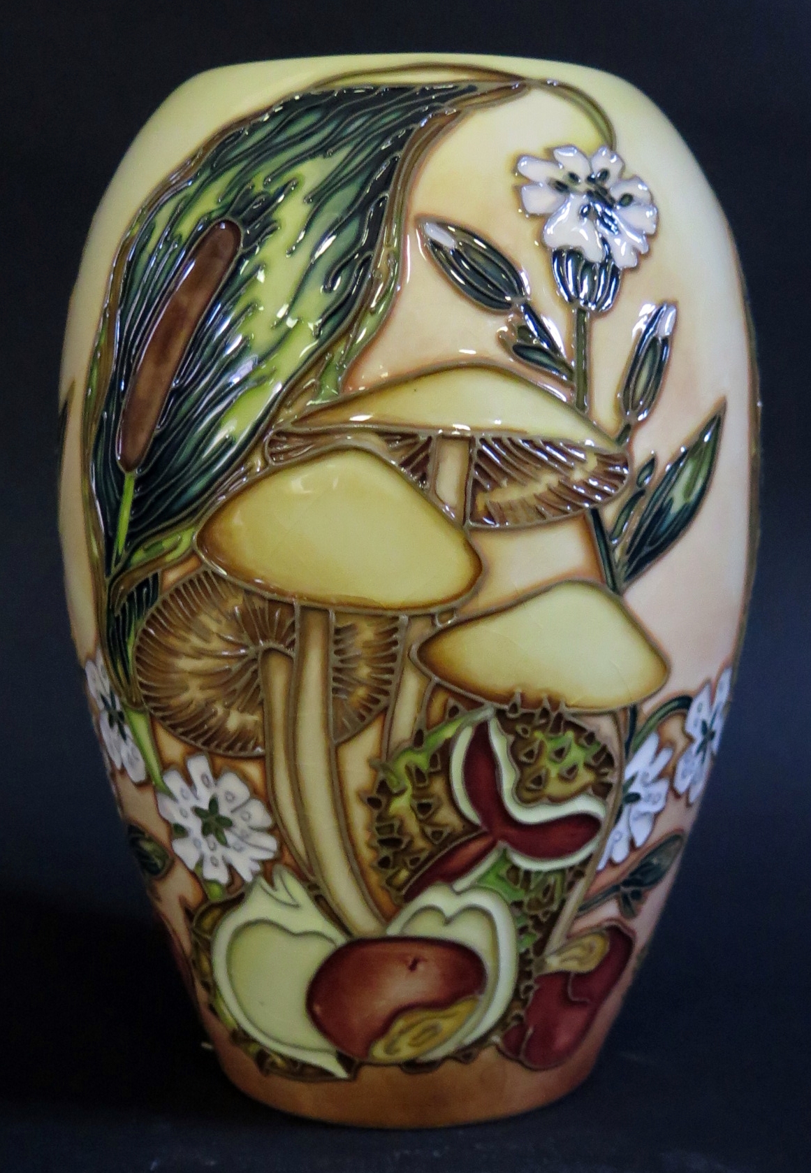 A Modern Moorcroft Limited Edition Underwood Vase by Debbie Hancock 1998, 50/350, 18.5cm, boxed,