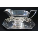 A George V Silver Sauce Boat with Stand, Birmingham 1935/36, Barker Brothers Silver Ltd., 429g