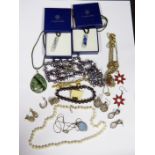 A Selection of Jewellery including a cultured pearl necklace with 9ct gold clasp, silver and other