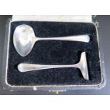 A Cased George VI Silver Christening Spoon and Fork, Sheffield 1947, EV, 31.5g